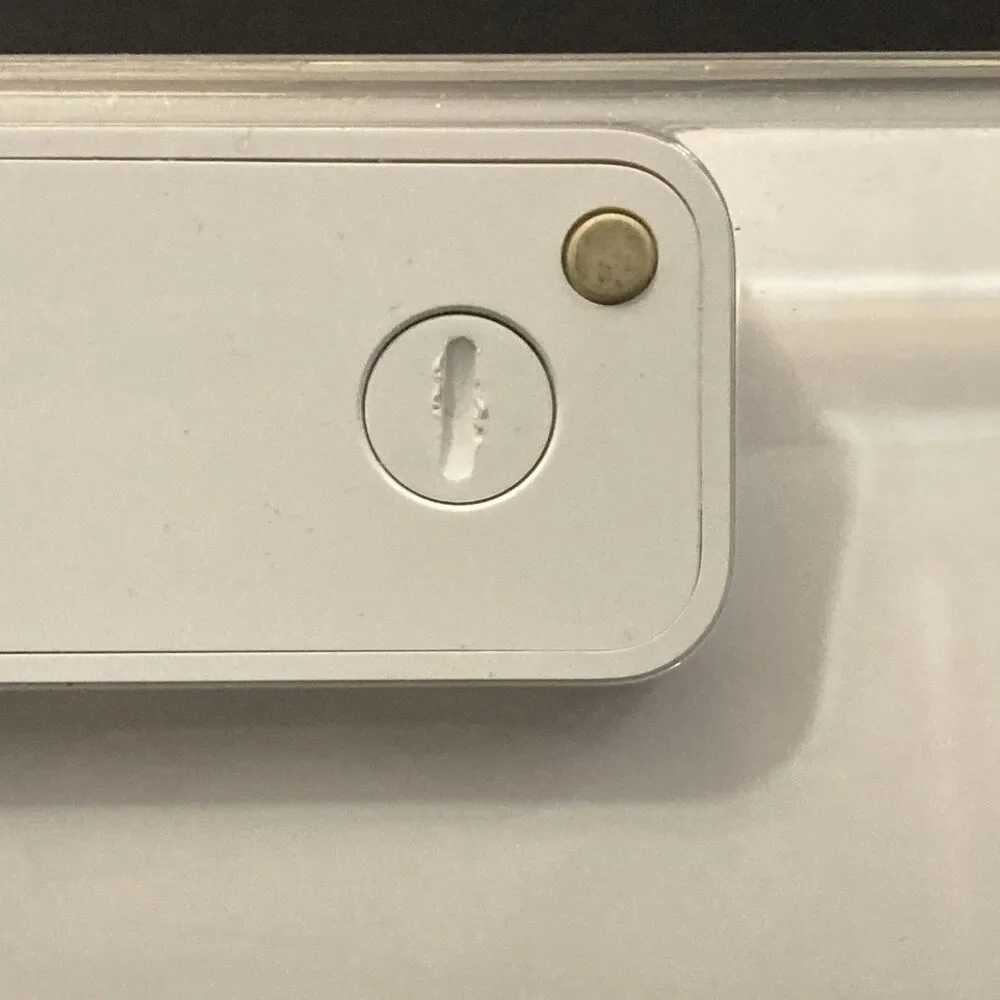 Apple Bluetooth Wireless White Keyboard Model A1016